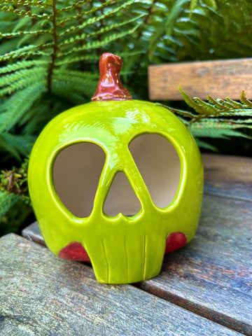 Skull Apple 6” tall 💀🍏