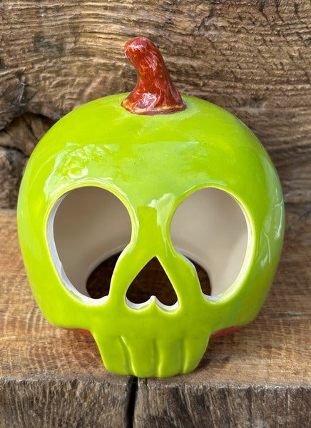 Skull Apple 6” tall 💀🍏