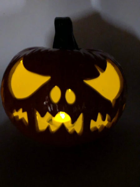Spooky 7” wide cast pumpkin 🎃