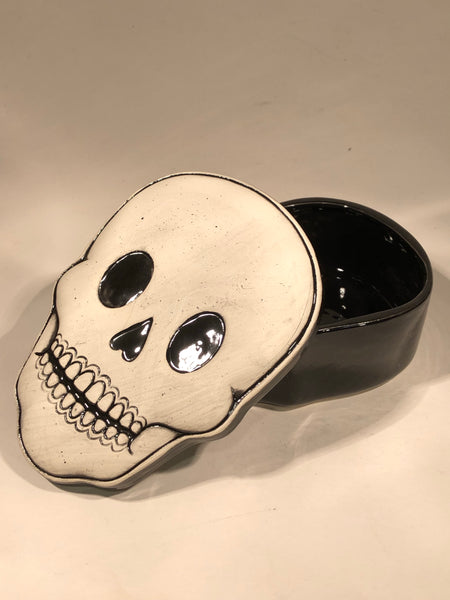 5” Skull box 💀
